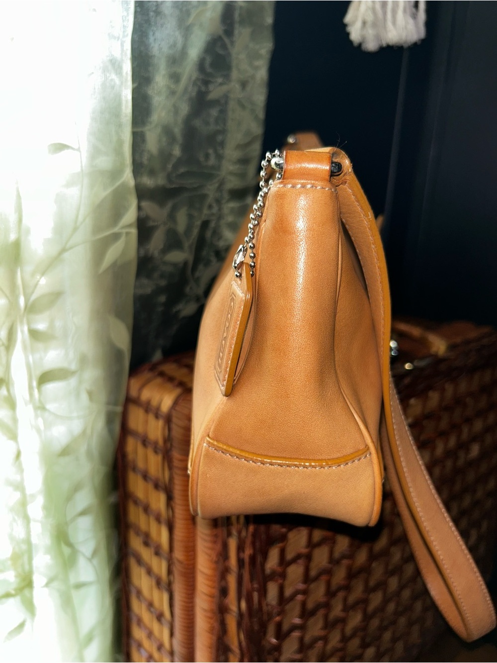 Coach 2003 Hampton Demi Baguette Bag in Camel leather with COA - Picture 6 of 16